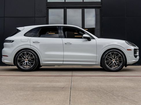 New 2026 Porsche Cayenne AWD/4WD image 12