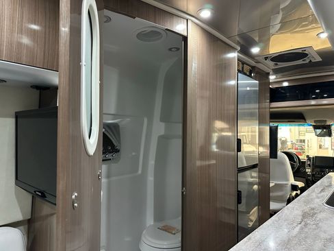 Used 2016 Mercedes-Benz Sprinter 3500 image 47