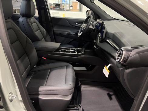New 2026 Chevrolet Equinox LT w/ Convenience Package II image 14