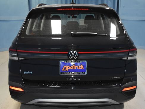 New 2026 Volkswagen Taos S image 21