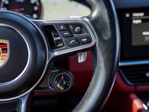 Used 2023 Porsche Cayenne Platinum Edition image 28