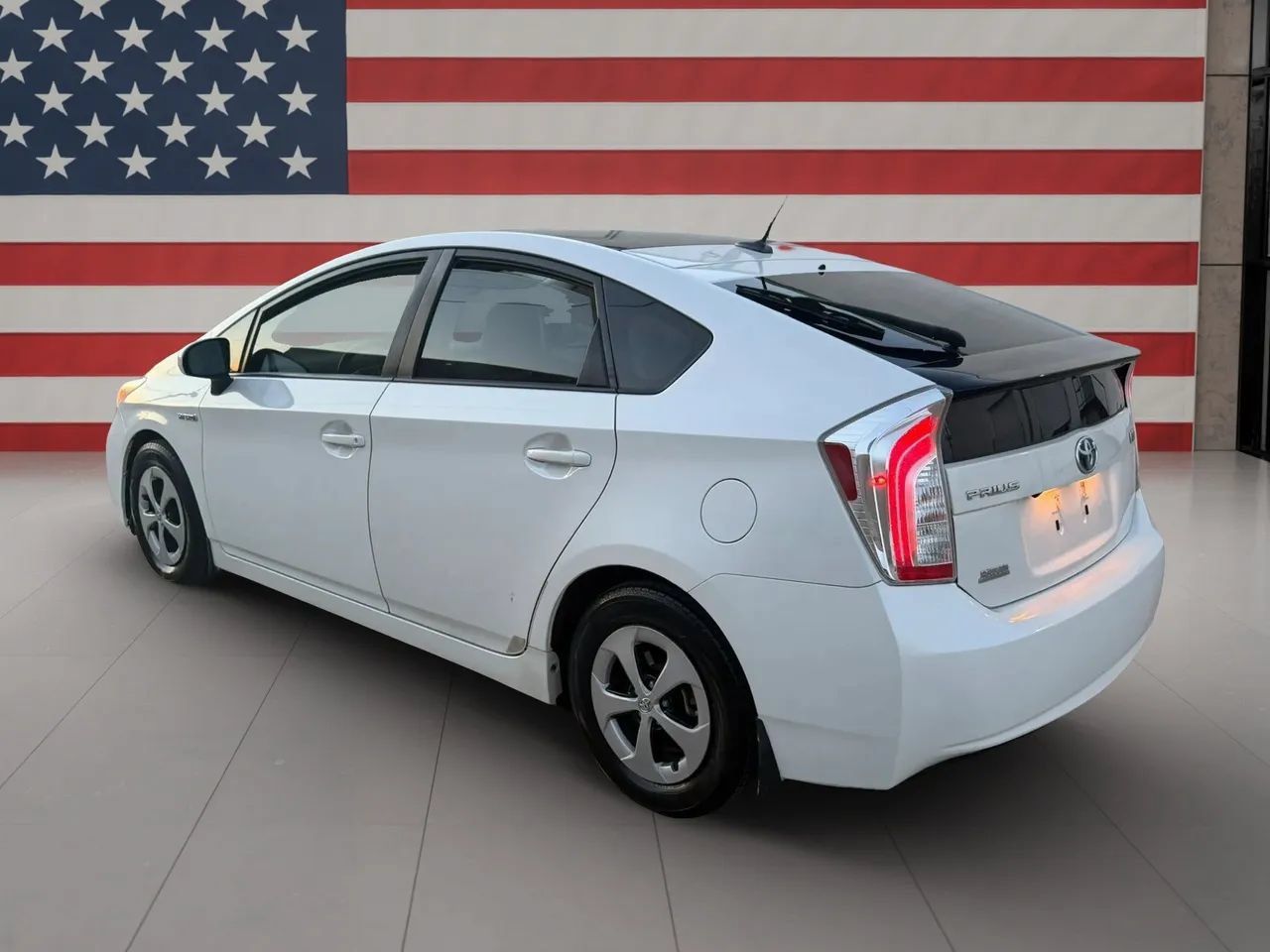 Used 2012 Toyota Prius Four w/ Deluxe Solar Roof Pkg FWD image 7