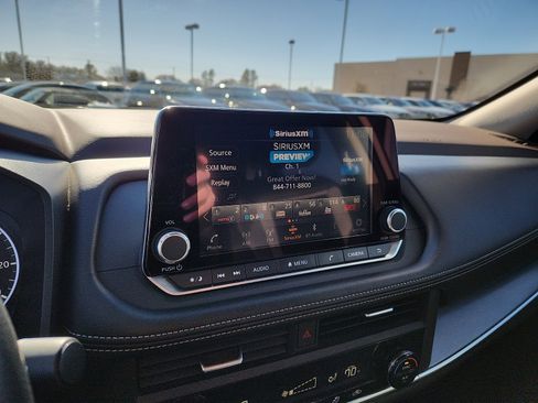 Used 2023 Nissan Rogue SV image 19