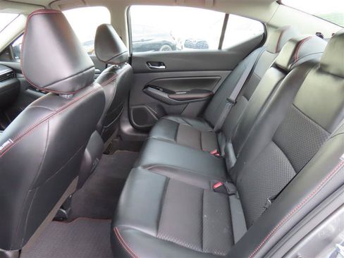 Used 2024 Nissan Altima 2.5 SR FWD image 31