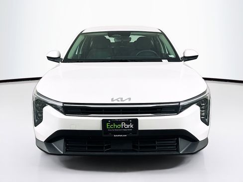 Used 2025 Kia K4 FWD image 2