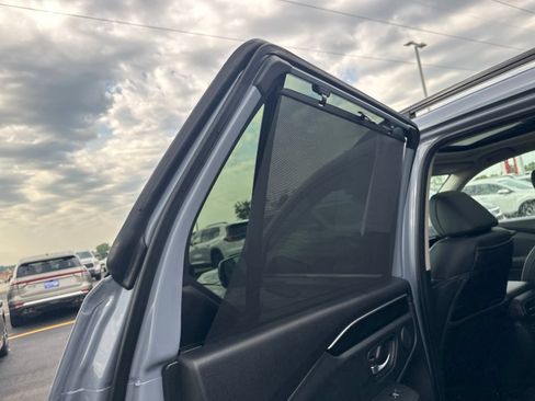 Used 2025 Honda Pilot Elite image 32
