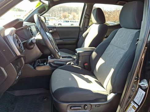 Used 2023 Toyota Tacoma TRD Off-Road image 13