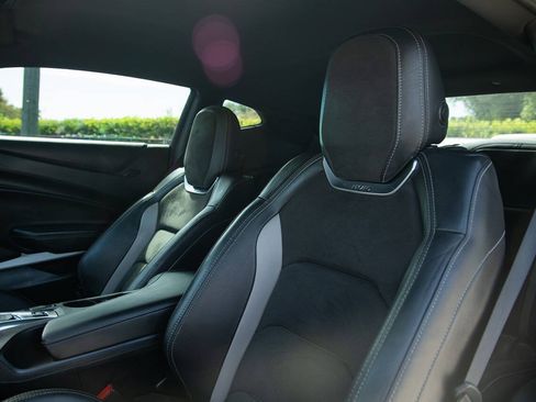 Used 2018 Chevrolet Camaro SS RWD image 18
