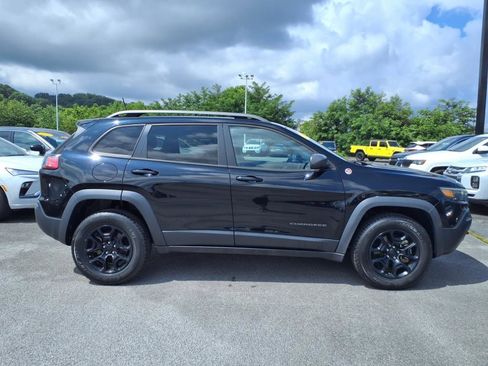 Used 2021 Jeep Cherokee Trailhawk image 14