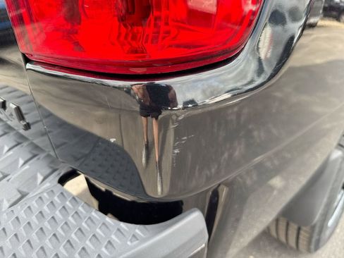Used 2018 Nissan Titan SV w/ SV Convenience Package AWD/4WD image 33