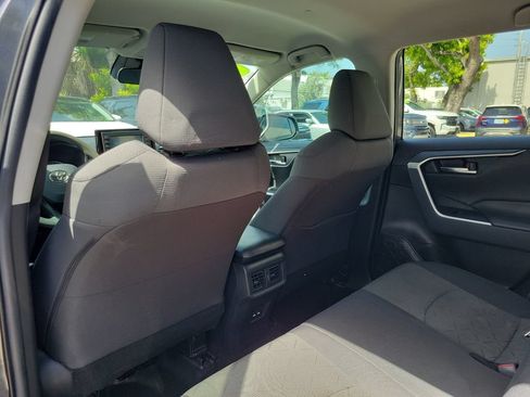 Used 2021 Toyota RAV4 XLE AWD/4WD image 10
