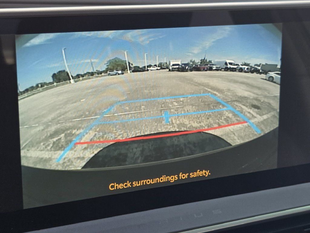 Used 2026 Toyota Prius Plug-In Hybrid FWD image 18