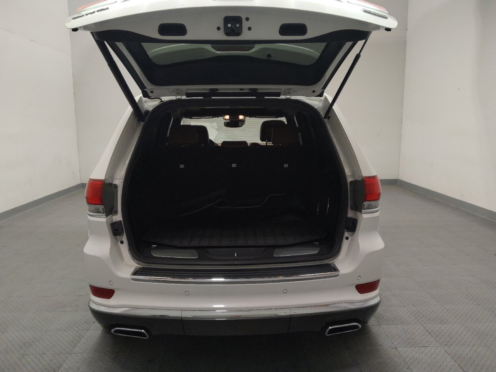 Used 2020 Jeep Grand Cherokee Summit AWD/4WD image 29