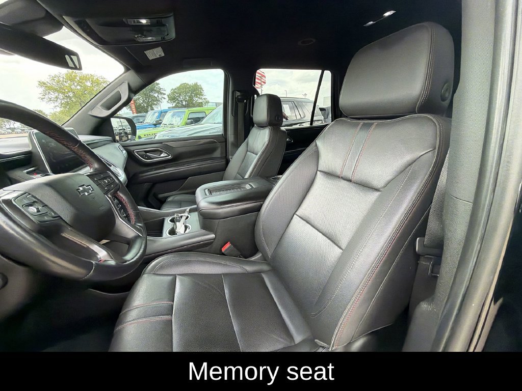 Used 2022 Chevrolet Tahoe RST w/ Luxury Package RWD image 13