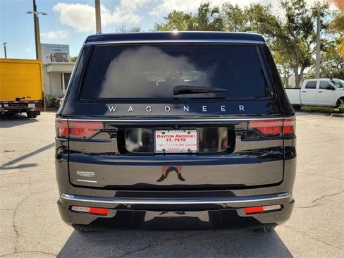 Used 2023 Jeep Wagoneer 4WD w/ Premium Group I image 8