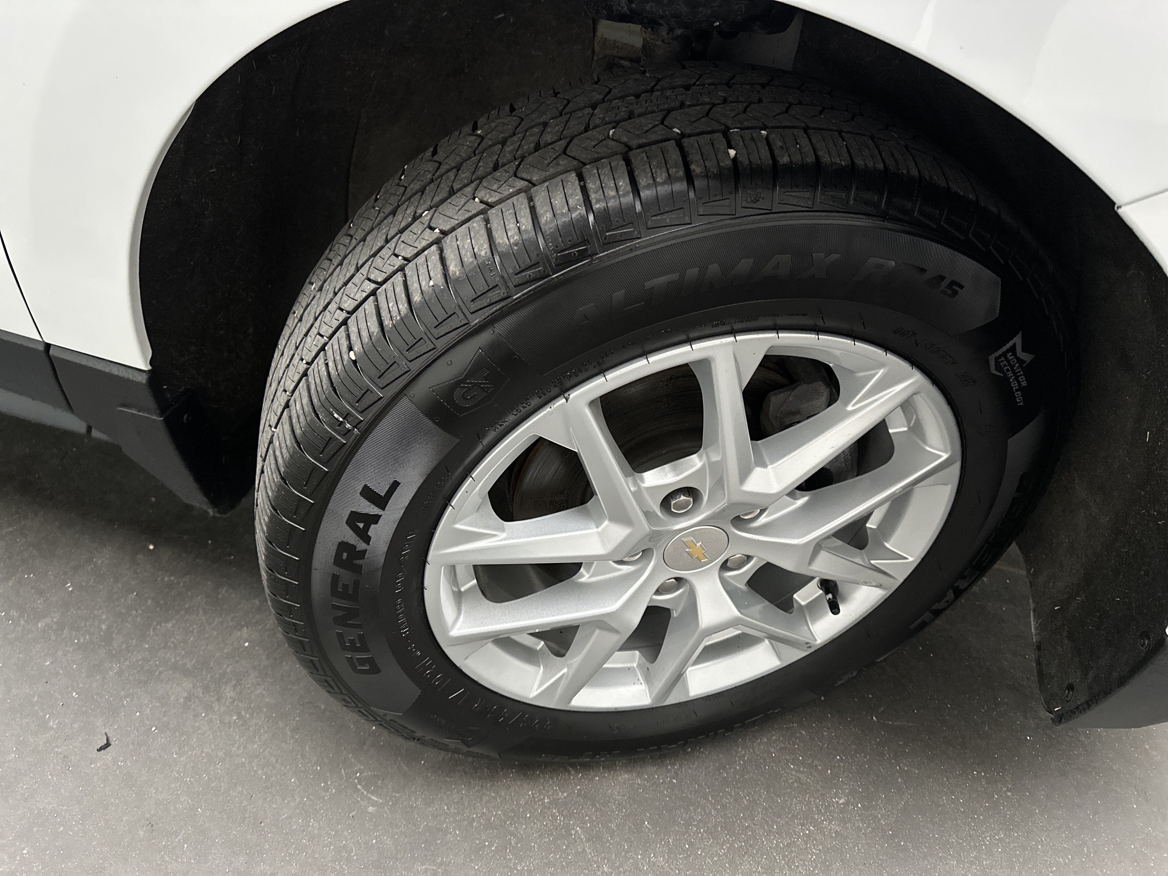 Used 2023 Chevrolet Equinox LT w/ LPO, Floor Liner Package AWD/4WD image 12