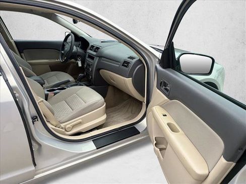 Used 2010 Ford Fusion SE FWD image 20