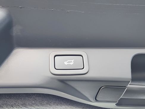 Used 2015 Land Rover Range Rover Sport HSE image 28