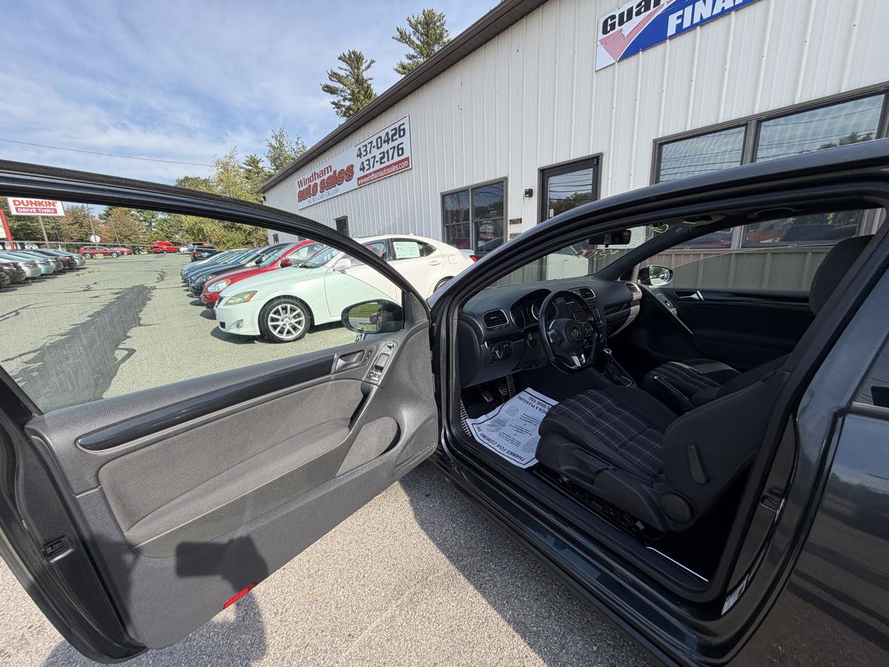 Used 2011 Volkswagen Golf 2-Door FWD image 10