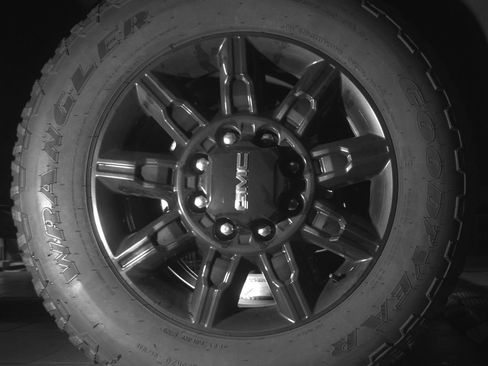 Used 2025 GMC Sierra 2500 AT4 w/ Technology Package AWD/4WD image 14
