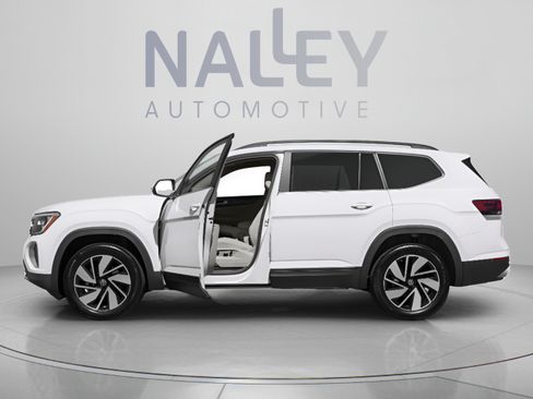 Used 2024 Volkswagen Atlas SE w/ Panoramic Sunroof Package AWD/4WD image 5