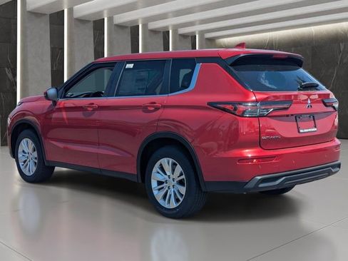 New 2026 Mitsubishi Outlander ES AWD/4WD image 2
