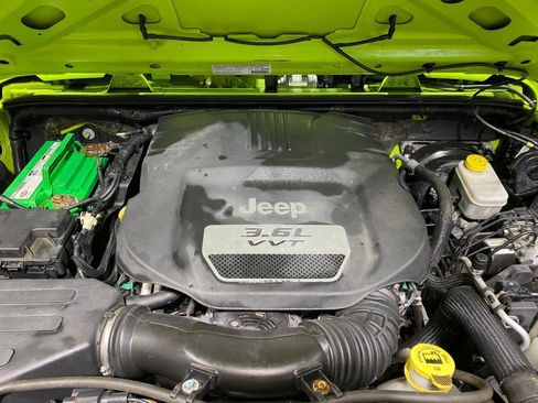 Used 2013 Jeep Wrangler Sport AWD/4WD image 14
