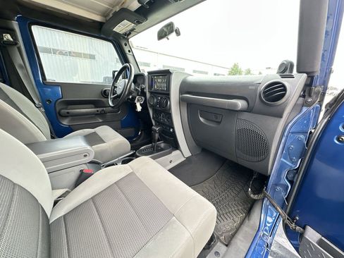 Used 2010 Jeep Wrangler Unlimited Rubicon w/ Dual Top Group AWD/4WD image 25