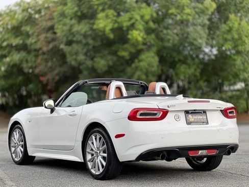 Used 2018 FIAT 124 Spider Lusso w/ Convenience Group RWD image 7