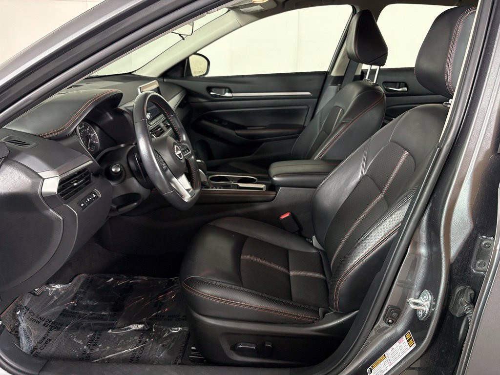 Used 2024 Nissan Altima 2.5 SR FWD image 14