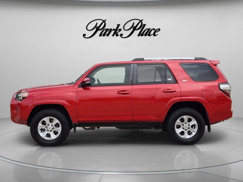 Used 2019 Toyota 4Runner SR5 Premium AWD/4WD image 2