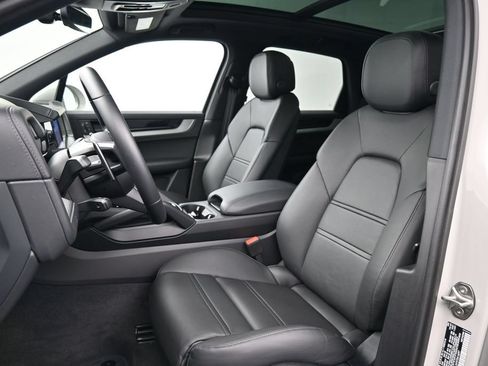 Certified 2026 Porsche Cayenne S w/ Premium Package Plus AWD/4WD image 5