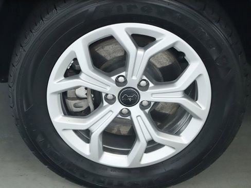 Used 2025 Jeep Compass Latitude AWD/4WD image 36