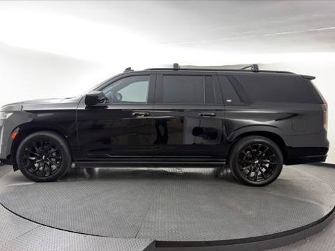 Used 2022 Cadillac Escalade ESV Sport Platinum w/ LPO, ONYX Package AWD/4WD image 3
