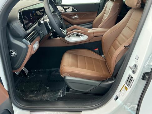 New 2026 Mercedes-Benz GLS 450 4MATIC image 19