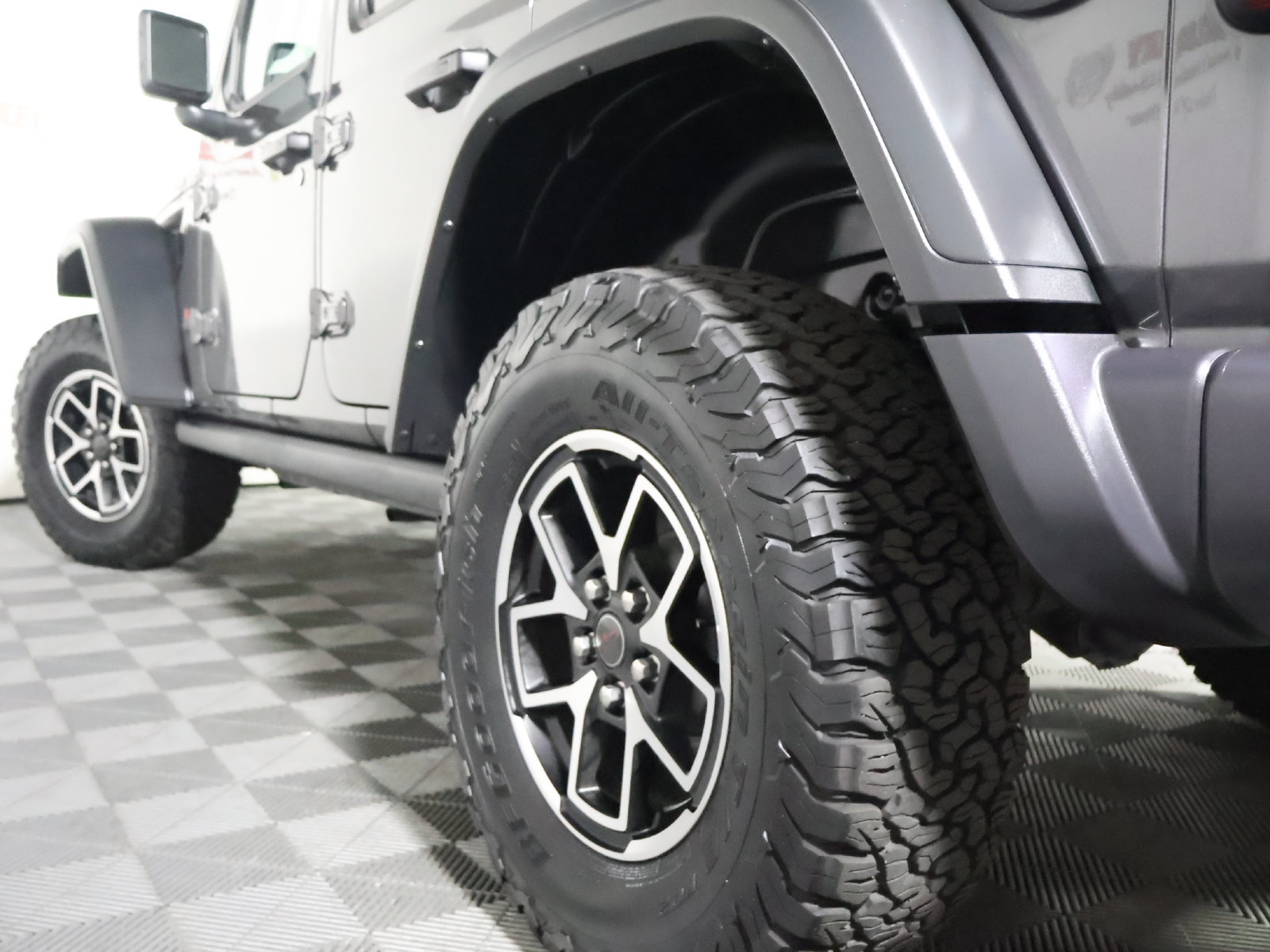 Used 2025 Jeep Wrangler Unlimited Rubicon AWD/4WD image 9