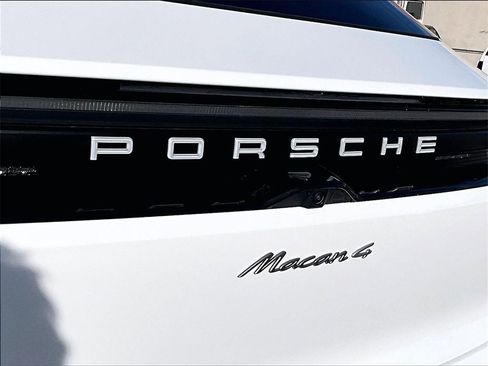 Used 2024 Porsche Macan 4 Electric image 22