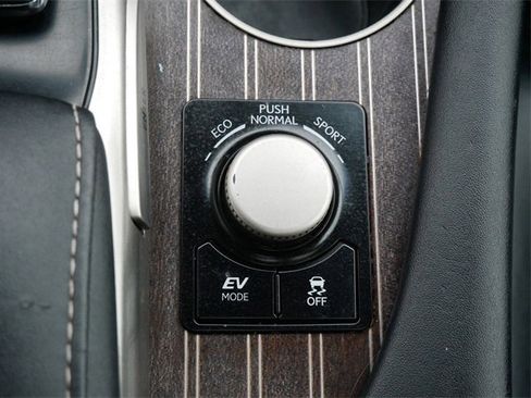 Used 2018 Lexus RX 450h AWD image 19