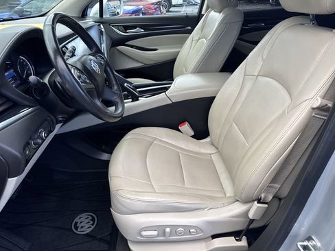 Used 2020 Buick Enclave Premium w/ Sun and Sites Package image 5