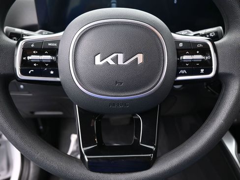 Used 2024 Kia Sorento LX image 29