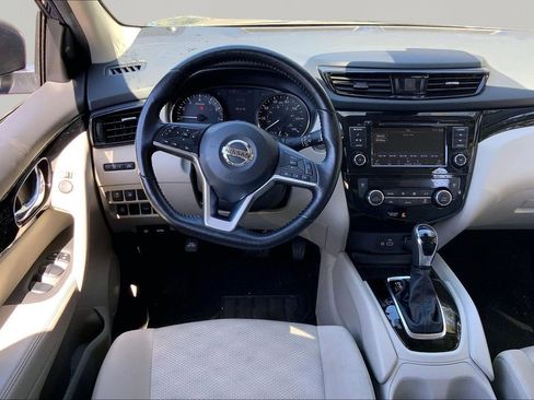 Used 2022 Nissan Rogue Sport SV image 8