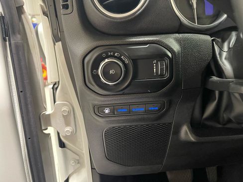 Used 2023 Jeep Wrangler Unlimited Sahara w/ Cold Weather Group AWD/4WD image 16