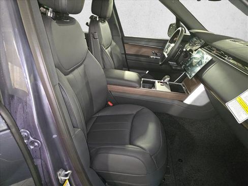 New 2026 Land Rover Range Rover SE image 10