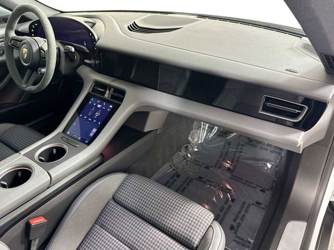 Certified 2025 Porsche Taycan image 29