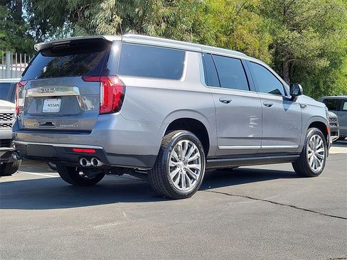 Used 2022 GMC Yukon XL Denali w/ Denali Premium Package image 32