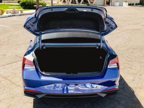 Used 2021 Hyundai Elantra SEL w/ Convenience Package image 12