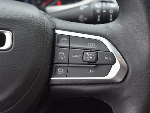 Used 2025 Jeep Compass Limited AWD/4WD image 15