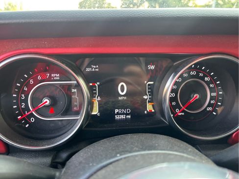 Used 2022 Jeep Wrangler Unlimited Rubicon AWD/4WD image 10