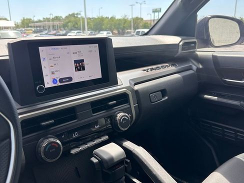 Used 2025 Toyota Tacoma TRD Sport AWD/4WD image 25