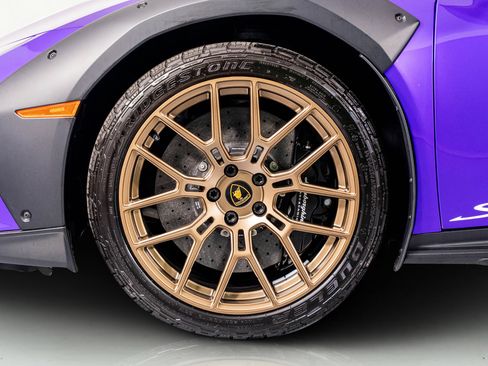 Used 2024 Lamborghini Huracan Sterrato image 25